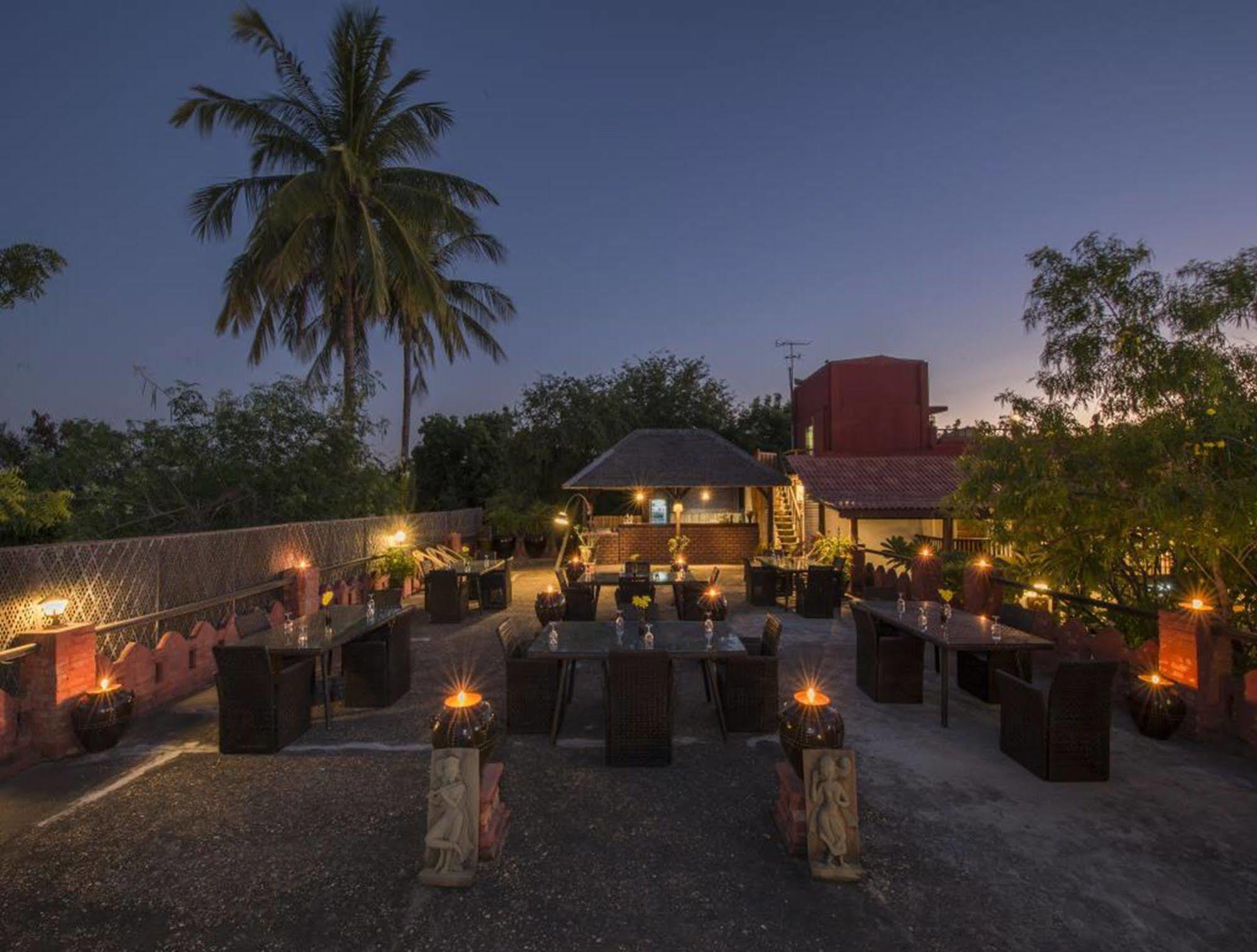 Thurizza Hotel Bagan Esterno foto